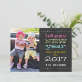 Chalkboard Happy New Year 2017ホリデーフォトカード シーズンカード (スタンド正面)