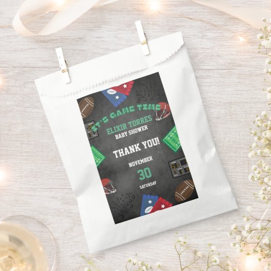 Chalkboard It's Game Time Football Baby Shower フェイバーバッグ (クリップ留めされた状態)