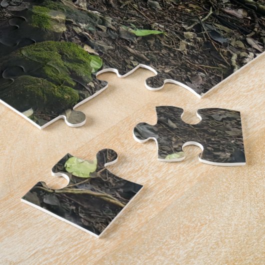 Challenging walk through Guatemalan rain forest  ジグソーパズル (側面)