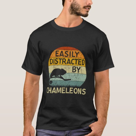 Chameleon Easily Distracted By Chameleons Tシャツ (正面)