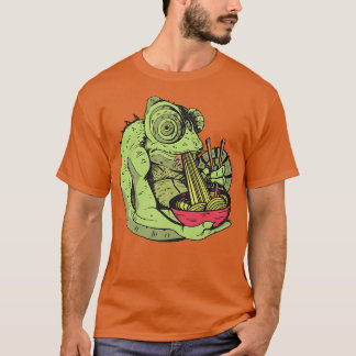 Chameleon Eating Ramen Noodles Funny  Tシャツ