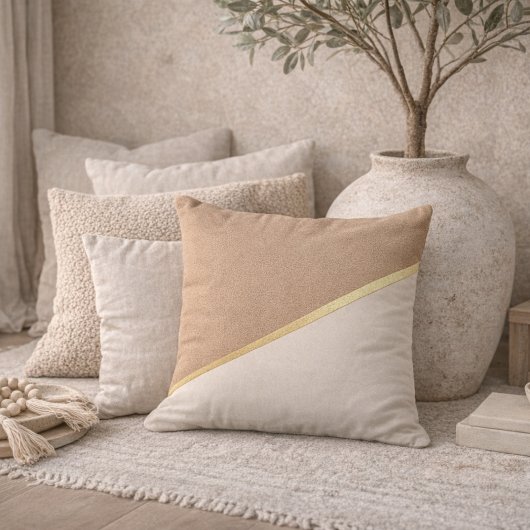 Champagne Sand Split Throw Pillow クッション