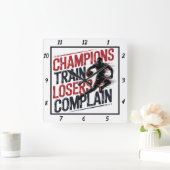 Champions Trainのユーザーがバスケットボールに文句を言う スクエア壁時計 (ホーム)