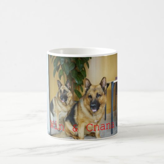 Chana & Win Tow Lovely German Shepherd Dogs コーヒーマグカップ (中央)