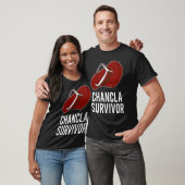 Chancla Survivor Spanish Latin Sarcastic Joke Tシャツ (ユニセックス)