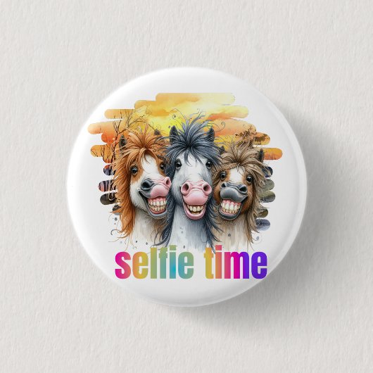 Chapas horse meme – funny horses on a selfie 缶バッジ (正面)