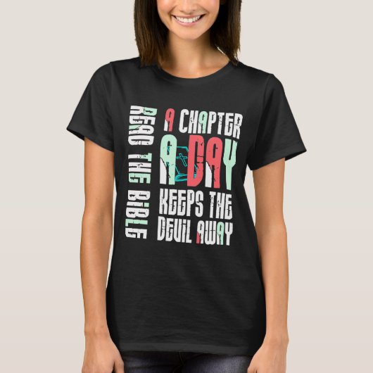 Chapter A Day Keep The Devil Away-Funny Christian  Tシャツ (正面)