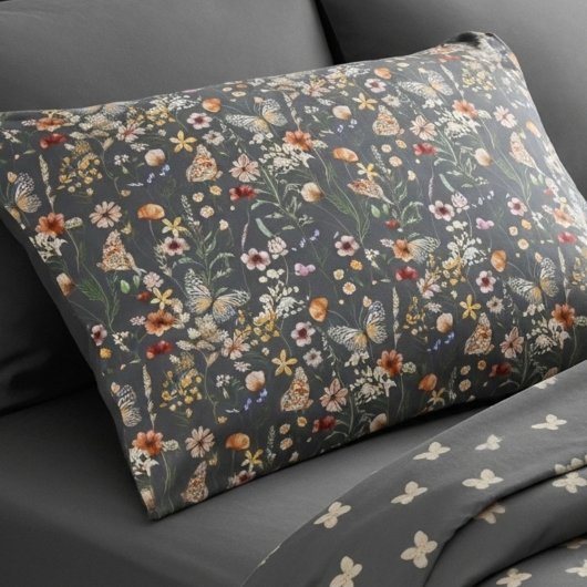 Charcoal Gray Boho Wildflowers 枕カバー