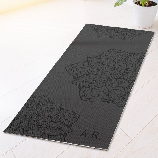 Charcoal Gray Decorative Mandala With Initials ヨガマット