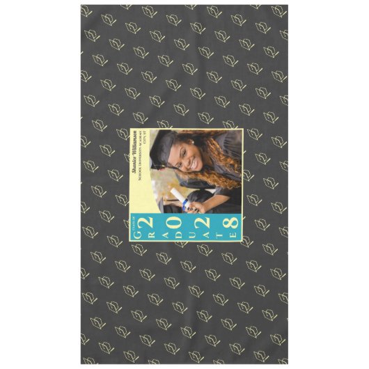 Charcoal Modern Graduation Photo Cap Pattern テーブルクロス (正面)
