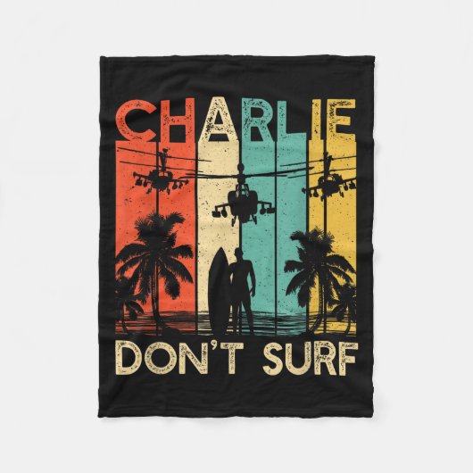 Charlie Don't Surf Shirt Military Vietnam War Acal フリースブランケット (正面)