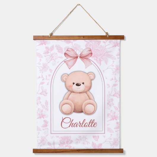 Charlotte | オーダーメイド ピンクのテディベアの保育園デザイン 吊り下げ型タペストリー (正面)
