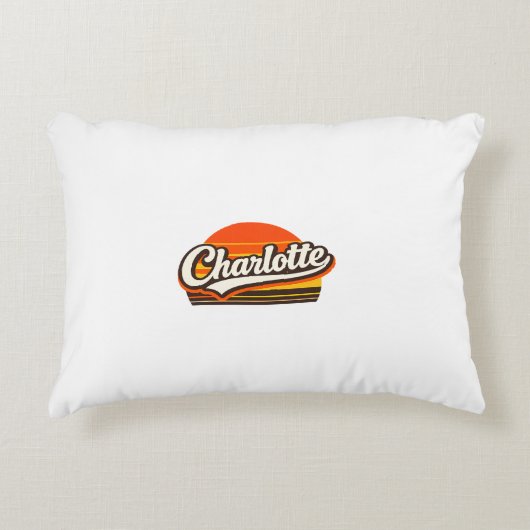 Charlotte Retro Sunset Personalized Name Design アクセントクッション (正面)