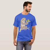 Charming Sloth with Birds on aree Branch friend Tシャツ (正面フル)
