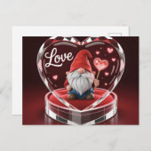 Charming Valentine Gnome in Crystal Heart Display  ポストカード (正面/裏面)