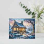Charming Winter Cottage with Festive Lights ポストカード (スタンド正面)