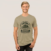 Chase the Dust Trails®: Adventure Echoes™レトロRV トライブレンドＴシャツ (正面全面)