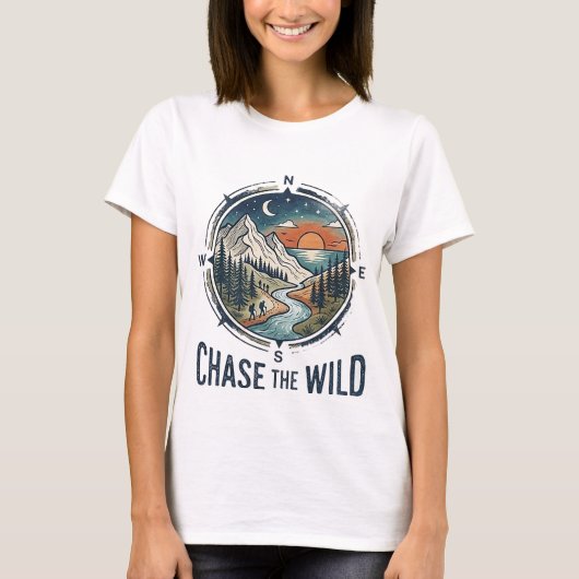 Chase the wild ,explore the world T-Shirt Tシャツ (正面)