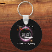 Chaser 太陽の Eclipse 2024おもしろいがライフタイムで2回 キーホルダー (正面)