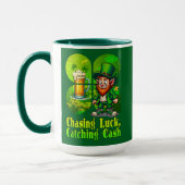 Chasing Luck Catching Cash St Patrick’s - caneca マグカップ (左)