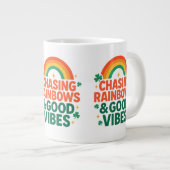 Chasing Rainbows & Good Vibes St. Paddy’s Day ジャンボコーヒーマグカップ (正面右)
