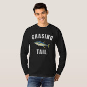 Chasing Tail Yellowfin Tuna Deep Sea Fishing Tシャツ (正面フル)