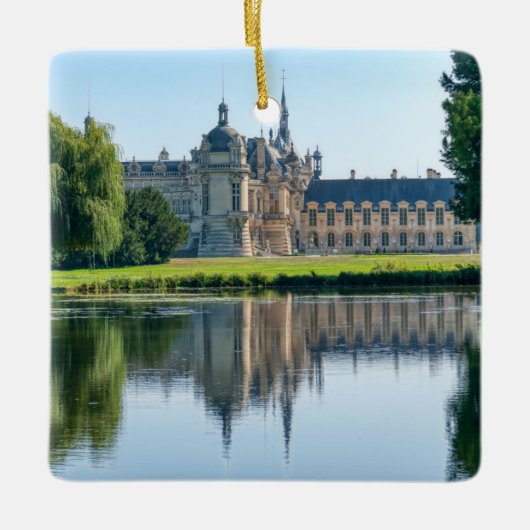 Chateau de Chantilly and reflection in a pond セラミックオーナメント (正面)