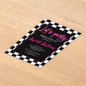Checker hot pink black white Lets party Sweet 16 アクリル招待状 (レイダウン)