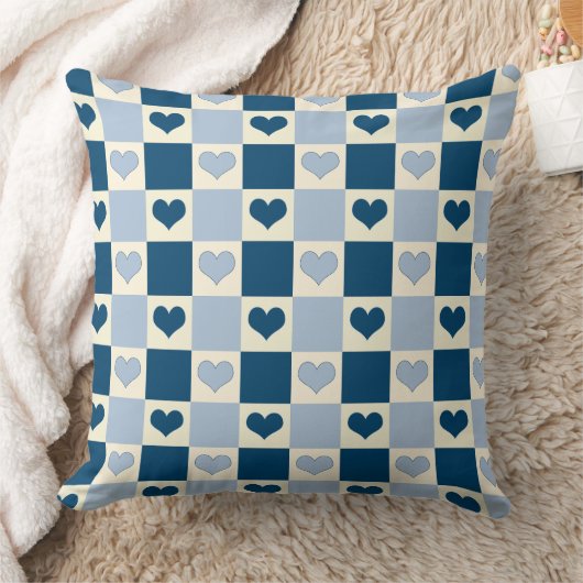 Checkerboard Hearts in Dark Blue, Light Blue, and  クッション (ブランケット)