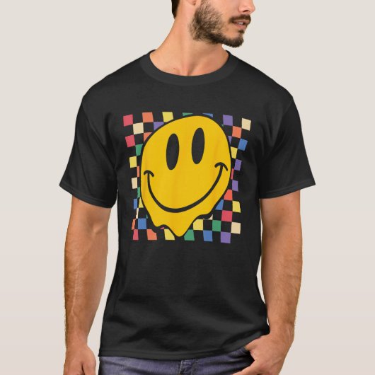 Checkerboard Smiling Face Groovy LGBT Rainbow Prid Tシャツ (正面)