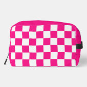 Checkered Hot pink white geometric retro Monogram ドップキット (裏面)