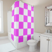 Checkered pattern tile background. White and Pinka シャワーカーテン (インサイチュ)