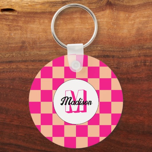 Checkered peach hot pink geometric retro Monogram キーホルダー (裏面)