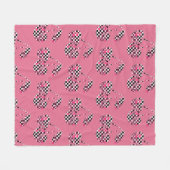 Checkers & Pink Hearts Patterned Cherries フリースブランケット (正面(横))