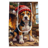 Cheerful Beagle Puppy in Stocking Cap Cozy ミディアムペーパーバッグ (裏面)