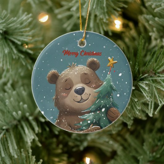 Cheerful Cute Bear Hugging Christmas Tree セラミックオーナメント (ツリー)
