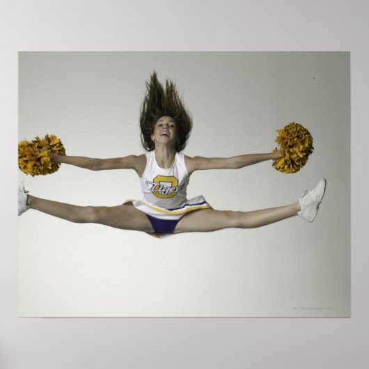 Cheerleader doing splits in mid air ポスター (正面)