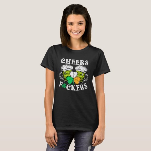 CHEERS  St Patricks Day Drinking Quote Irish Drink Tシャツ (正面フル)