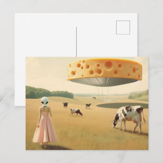 Cheese UFO and Alien in a Dairy Pasture ポストカード (正面/裏面)