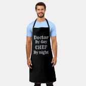 Chef by Night Mens Doctor エプロン (着用した状態)