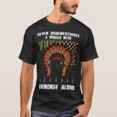 Cherokee Pride Feathers Native American Tシャツ (正面)