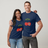 Cherry Alien – Cute Surreal Fruit Art Tシャツ (ユニセックス)