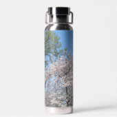 Cherry Blossoms and the Washington Monument in DC ウォーターボトル (背面)