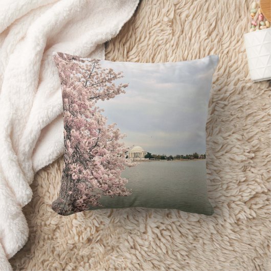 Cherry Blossoms at the Tidal Basin クッション (ブランケット)