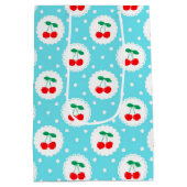 Cherry Dot Pattern – Retro Fruit Gift & Decor ミディアムペーパーバッグ (裏面)