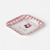 Cherry On Top Coquette Bow Baby Shower ペーパープレート (傾斜あり)