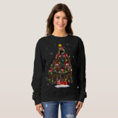 Chesapeake Bay Retriever Christmas Tree Funny Sant スウェットシャツ (正面フル)