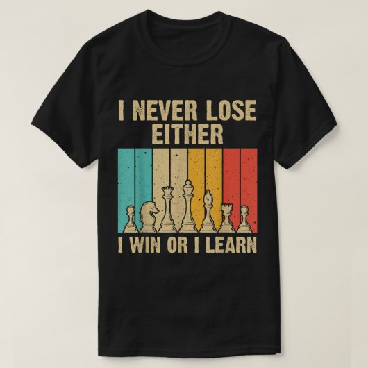 Chess Mindset Quote Retro Design Tシャツ (デザイン正面)