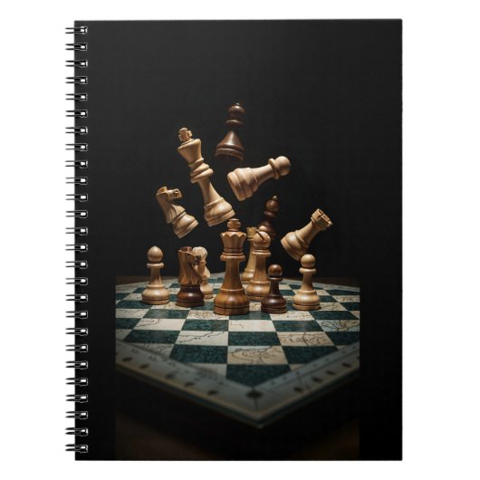 Chess Pieces in Motion ノートブック (正面)