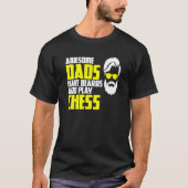 Chess saying beard bearer fathers day chess player tシャツ (正面)